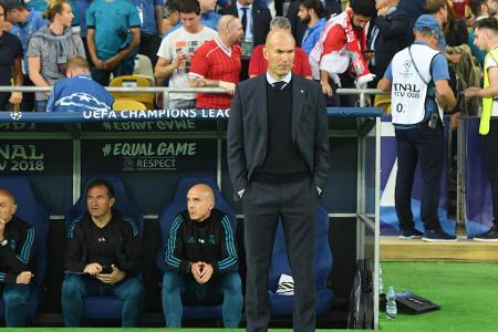 Zum dritten Mal in Folge gewinnt Real Madrid die Champions League! Trotz einer schwachen Anfangsphase setzen sich die Königl... Zum dritten Mal in Folge gewinnt Real Madrid die Champions League! Trotz einer schwachen Anfangsphase setzen sich die Königl...