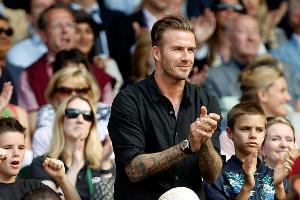 Beckham erhält die Auszeichnung des UEFA-Präsidenten
