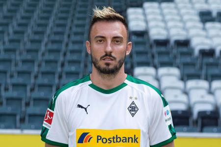 Bei der WM stand der Stürmer noch im Schaufenster, in der Bundesliga hingegen war er noch kein einziges Mal zu sehen. Rücken...