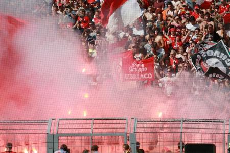 Mainz: Polizei durchsucht Wohnungen von Ultras Mainz: Polizei durchsucht Wohnungen von Ultras