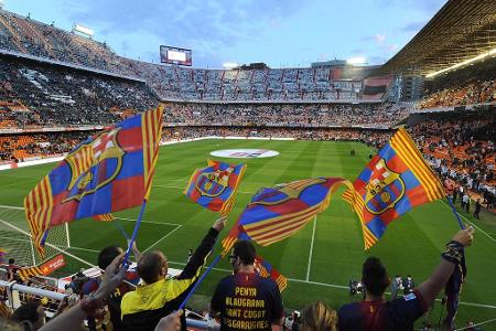 Ein seltenes Bild: Normalerweise sind Santiago Bernabéu oder Camp Nou die Schauplätze des Clásico. Zuletzt auf neutralem Pla...