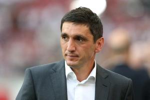 VfB-Coach Korkut: "Und wenn wir mit dem Kopf durch die Wand müssen"