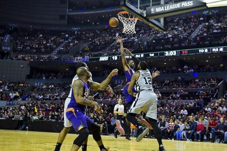 NBA: San Antonio Spurs verlängern mit Österreicher Pöltl NBA: San Antonio Spurs verlängern mit Österreicher Pöltl