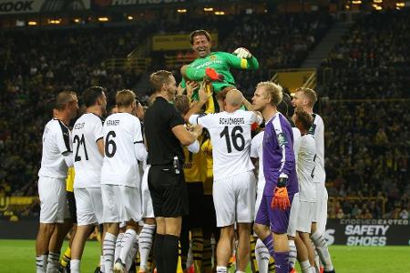 Weidenfeller beendet vor 70.000 Fans Fußball-Karriere Weidenfeller beendet vor 70.000 Fans Fußball-Karriere
