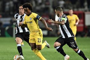 Chelsea und Sevilla starten mit Sieg, Lazio gewinnt in Frankfurt-Gruppe