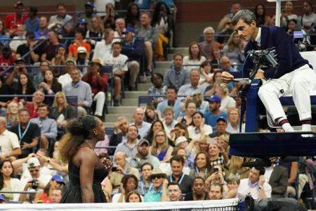 Serena Williams wirft Schiedsrichter Ramos Sexismus vor Serena Williams wirft Schiedsrichter Ramos Sexismus vor