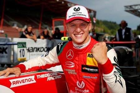 Mick Schumacher holt Dreifachsieg am Nürburgring Mick Schumacher holt Dreifachsieg am Nürburgring