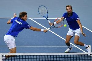 Davis Cup: Titelverteidiger Frankreich erster Finalist