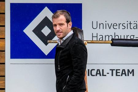 Einmal HSV und zurück hieß es beim Niederländer, der in der Hamburg 2008/2009 verließ und unter anderem bei Real Madrid und ...
