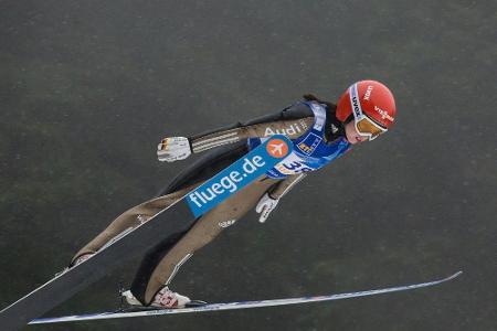 Skispringen: Erster Weltcup-Sieg für Seyfarth Skispringen: Erster Weltcup-Sieg für Seyfarth