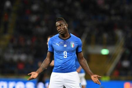 Balotelli protestiert gegen Rassismus: Balotelli protestiert gegen Rassismus: