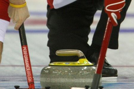 Curling-Männer trotz Niederlage im EM-Halbfinale Curling-Männer trotz Niederlage im EM-Halbfinale