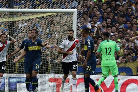 Nach Attacke auf Boca-Bus: Libertadores-Finale um eine Stunde verschoben Nach Attacke auf Boca-Bus: Libertadores-Finale um eine Stunde verschoben