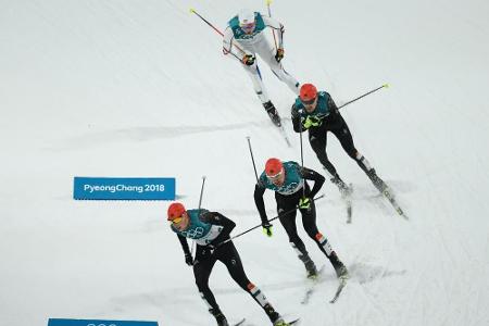 Rydzek nach dem Springen Achter - Frenzel und Rießle weit zurück Rydzek nach dem Springen Achter - Frenzel und Rießle weit zurück