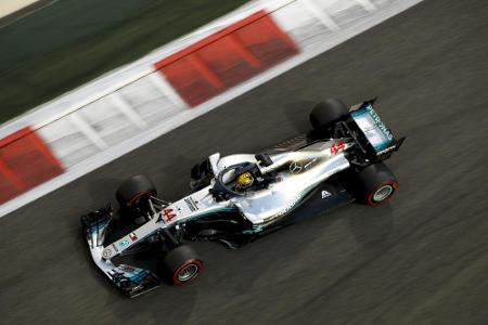 Hamilton holt Pole Position in Abu Dhabi Hamilton holt Pole Position in Abu Dhabi