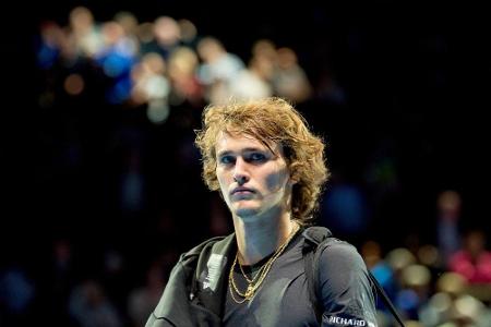 Ein Sieg über Isner reicht Zverev zum Einzug ins Halbfinale Ein Sieg über Isner reicht Zverev zum Einzug ins Halbfinale