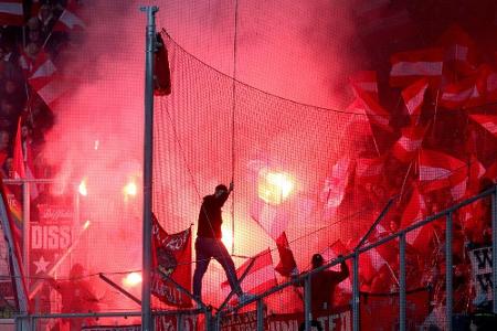 Fortuna-Boss Schäfer rügt Fans: Fortuna-Boss Schäfer rügt Fans: