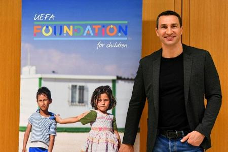 Wladimir Klitschko tritt in UEFA-Stiftungsrat für Kinder ein Wladimir Klitschko tritt in UEFA-Stiftungsrat für Kinder ein