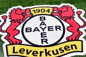 Bayer verlängert mit Vermarkter Lagardere