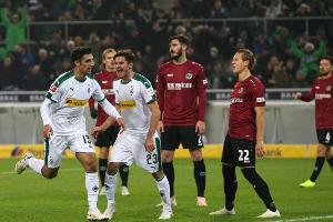 Heimstarke Gladbacher bleiben erster BVB-Verfolger - Ginter schwer verletzt