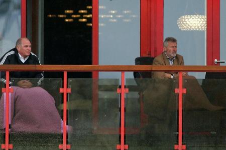 Streit mit Hoeneß: Breitner gibt Ehrenkarten zurück Streit mit Hoeneß: Breitner gibt Ehrenkarten zurück