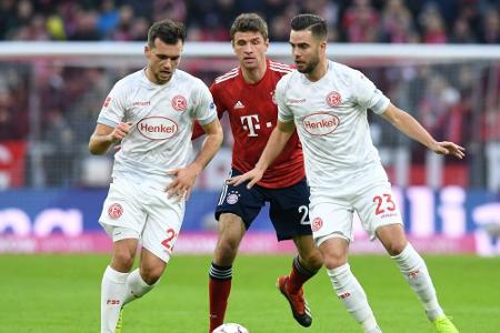 Düsseldorf ehrt 54er-Weltmeister Turek mit Sondertrikot Düsseldorf ehrt 54er-Weltmeister Turek mit Sondertrikot