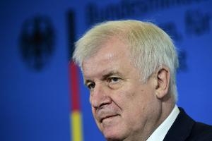 Innenminister Seehofer für Olympiabewerbung - Kritik an IOC und WADA