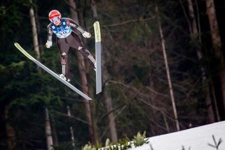 Skispringerin Althaus gelingt Doppelschlag in Premanon Skispringerin Althaus gelingt Doppelschlag in Premanon