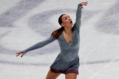 Eiskunstlauf-DM: Titelverteidigerin Schott nach Kurzprogramm vorn Eiskunstlauf-DM: Titelverteidigerin Schott nach Kurzprogramm vorn