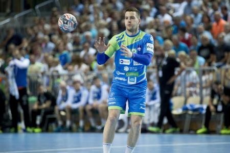 Kiel verlängert mit Zarabec bis 2021 Kiel verlängert mit Zarabec bis 2021