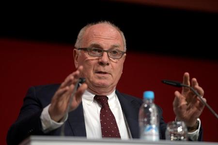 Hoeneß attackiert Breitner: Hoeneß attackiert Breitner: