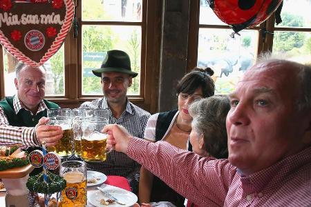 ...oder beim traditionellen Wiesn-Besuch von Bayern München. Am Ende des Tages gehört Rummenigge nach eigener Aussage in hoh...
