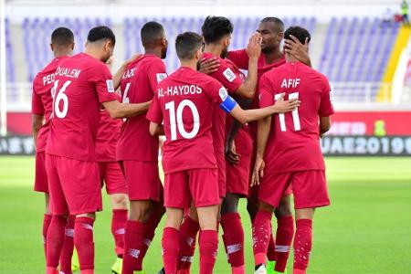 WM-Gastgeber Katar, Japan und Usbekistan im Asien-Cup-Achtelfinale WM-Gastgeber Katar, Japan und Usbekistan im Asien-Cup-Achtelfinale