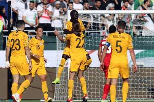 Asien-Cup: Titelverteidiger Australien wahrt Achtelfinal-Chance