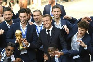 Frankreichs Weltmeister in Ehrenlegion aufgenommen