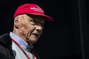 Lungenentzündung: Lauda erleidet anscheinend einen Rückschlag