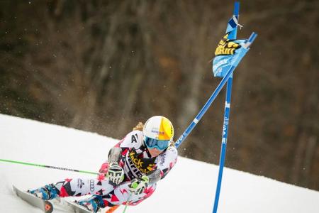 Abfahrt in Garmisch: Hütter erleidet Innenbandeinriss Abfahrt in Garmisch: Hütter erleidet Innenbandeinriss