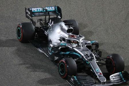 Formel 1: Hamilton gewinnt in Bahrain - Vettel nur Fünfter Formel 1: Hamilton gewinnt in Bahrain - Vettel nur Fünfter