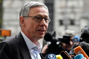 Bremens Bürgermeister Sieling wirft DFL Geldgier vor
