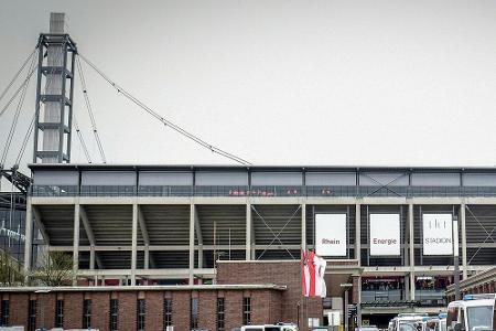 Kölner Polizei nimmt Hooligans in Gewahrsam Kölner Polizei nimmt Hooligans in Gewahrsam