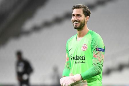 Frankfurt droht Fan-Ausschluss nach Pyro-Ärger - Trapp: Frankfurt droht Fan-Ausschluss nach Pyro-Ärger - Trapp: