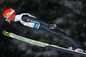 Deutsche Skispringer führen im WM-Mixed zur Halbzeit