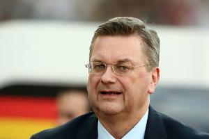 "Herausragende Persönlichkeit": DFB und DFL trauern um Assauer