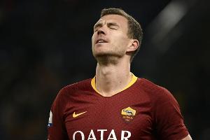 Dzeko nach Spuckattacke auf Schiedsrichter gesperrt