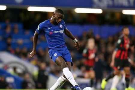 Bei rassistischen Gesängen: Rüdiger fordert Stadionverbote Bei rassistischen Gesängen: Rüdiger fordert Stadionverbote