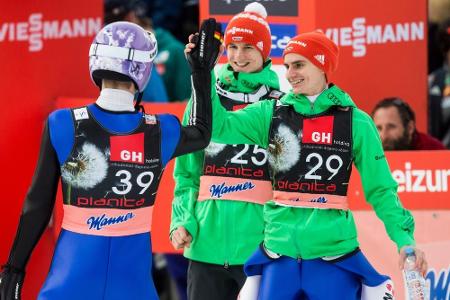 Skispringen: DSV-Team zur Halbzeit auf Rang zwei - Österreich führt Skispringen: DSV-Team zur Halbzeit auf Rang zwei - Österreich führt