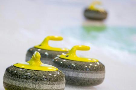 Curling-WM: Deutsche Männer gewinnen gegen China Curling-WM: Deutsche Männer gewinnen gegen China
