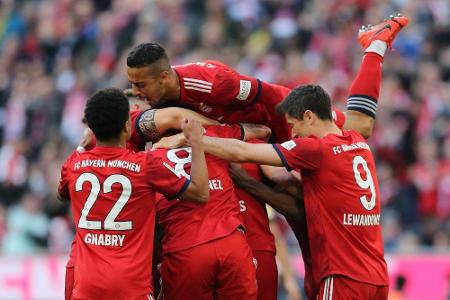 Bayern demontiert Dortmund und nimmt Kurs auf die Meisterschaft Bayern demontiert Dortmund und nimmt Kurs auf die Meisterschaft
