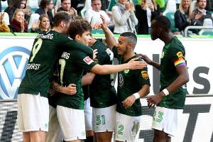 "96" lange ebenbürtig: Wolfsburg bleibt im Europa-League-Rennen