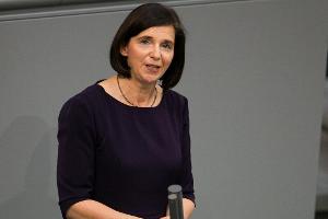 DFB: Göring-Eckardt kritisiert Grindel und fordert "grundlegenden Kulturwechsel"
